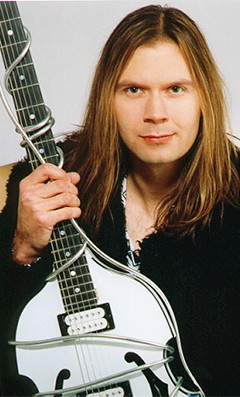 Paul Gilbert (today)